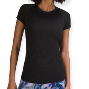 Lululemon Black Short Sleeve Women's Tee Sz.8 EUC